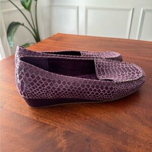 NEW AJ Valenci purple snakeskin leather slip-on loafer Women’s size 12 W